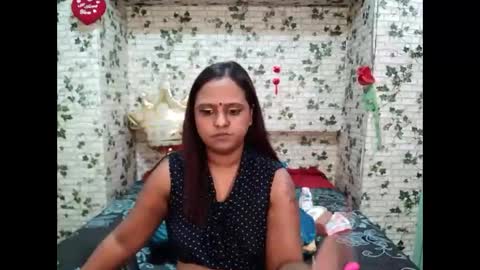 Snapshot of indian_sunshine chatting on 09/16/25, 10:16 indian_sunshine online show from 09/16/25, 10:16