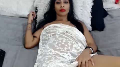 Jazmin online show from 04/12/26, 03:11