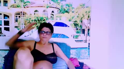 Femiez online show from 12/11/24, 01:17