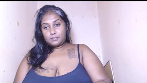 Snapshot of indiancoco chatting on 12/15/25, 06:01 candice online show from 12/15/25, 06:01