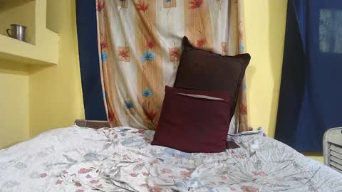 Snapshot of indiancumking chatting on 12/04/24, 04:32 inindiancumking online show from 12/04/24, 04:32