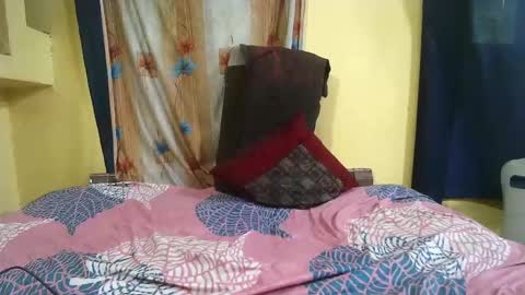 Snapshot of indiancumking chatting on 03/02/25, 10:24 inindiancumking online show from 03/02/25, 10:24