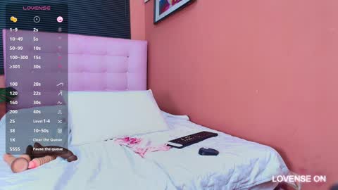 Snapshot of indiancutiie chatting on 12/22/24, 04:06 LITTLE AINHOA online show from 12/22/24, 04:06