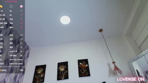 Snapshot of indiancutiie chatting on 12/31/24, 11:31 LITTLE AINHOA online show from 12/31/24, 11:31