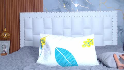 Snapshot of indiancutiie chatting on 01/22/25, 08:17 LITTLE AINHOA online show from 01/22/25, 08:17