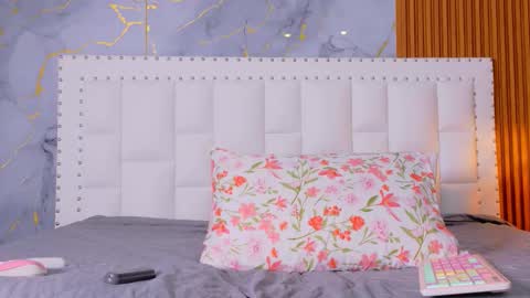 Snapshot of indiancutiie chatting on 09/18/25, 07:49 LITTLE AINHOA online show from 09/18/25, 07:49