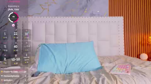 Snapshot of indiancutiie chatting on 10/15/25, 08:09 LITTLE AINHOA online show from 10/15/25, 08:09