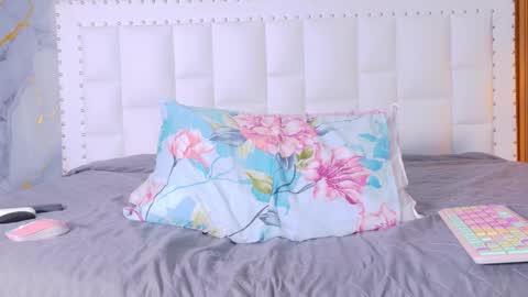 Snapshot of indiancutiie chatting on 10/16/25, 07:26 LITTLE AINHOA online show from 10/16/25, 07:26