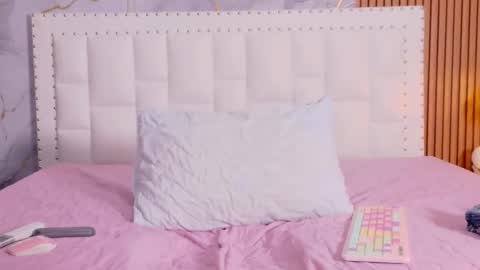 Snapshot of indiancutiie chatting on 10/23/25, 07:45 LITTLE AINHOA online show from 10/23/25, 07:45