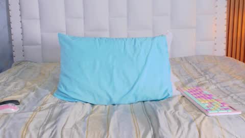 Snapshot of indiancutiie chatting on 10/24/25, 07:32 LITTLE AINHOA online show from 10/24/25, 07:32