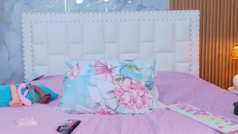 Snapshot of indiancutiie chatting on 11/04/25, 07:46 LITTLE AINHOA online show from 11/04/25, 07:46