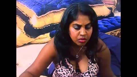 Snapshot of indiandiva27 chatting on 02/06/26, 05:49 indiandiva27 online show from 02/06/26, 05:49