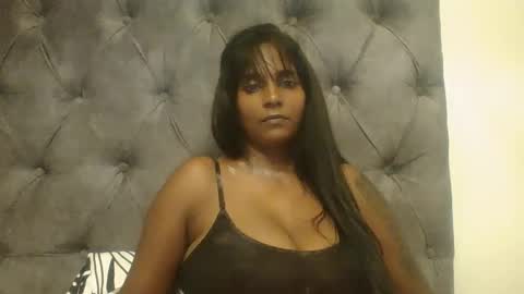 Snapshot of indianjasmin chatting on 01/13/25, 05:12 priya online show from 01/13/25, 05:12