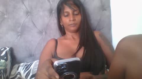 Snapshot of indianjasmin chatting on 01/30/25, 06:24 priya online show from 01/30/25, 06:24