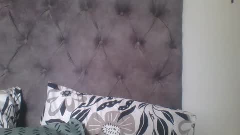 Snapshot of indianjasmin chatting on 02/10/25, 05:36 priya online show from 02/10/25, 05:36