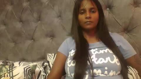 Snapshot of indianjasmin chatting on 02/13/25, 05:22 priya online show from 02/13/25, 05:22