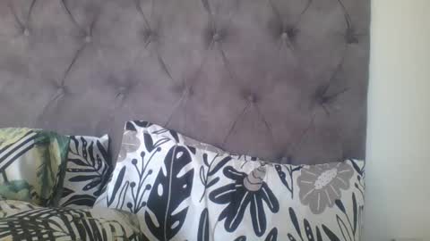 Snapshot of indianjasmin chatting on 02/14/25, 07:38 priya online show from 02/14/25, 07:38