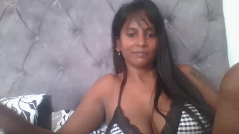 Snapshot of indianjasmin chatting on 02/18/25, 06:04 priya online show from 02/18/25, 06:04