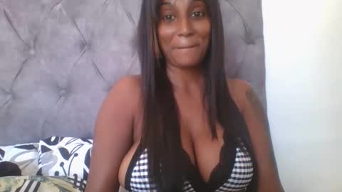 Snapshot of indianjasmin chatting on 03/01/25, 08:23 priya online show from 03/01/25, 08:23