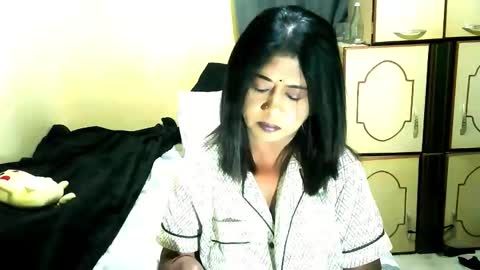 Snapshot of indianpleasures21 chatting on 05/11/26, 06:38 indianpleasures21 online show from 05/11/26, 06:38