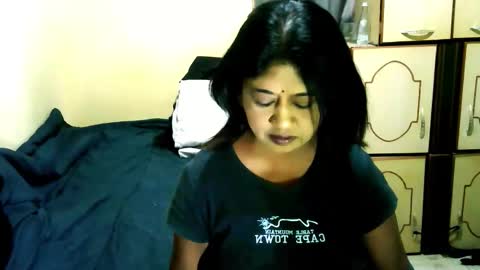 Snapshot of indianpleasures21 chatting on 05/13/26, 06:44 indianpleasures21 online show from 05/13/26, 06:44
