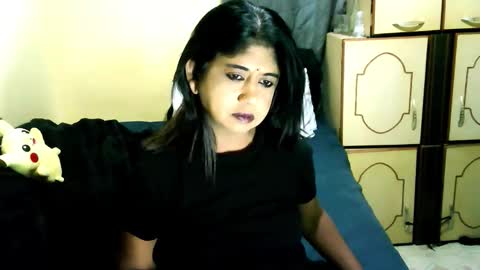 Snapshot of indianpleasures21 chatting on 05/18/26, 01:39 indianpleasures21 online show from 05/18/26, 01:39