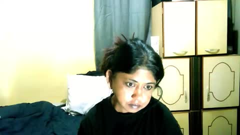 Snapshot of indianpleasures21 chatting on 05/26/26, 05:25 indianpleasures21 online show from 05/26/26, 05:25