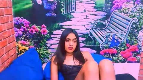 Snapshot of indianpretty1 chatting on 11/30/25, 08:18 indianpretty1 online show from 11/30/25, 08:18