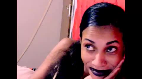 Snapshot of indianqueen5 chatting on 10/19/25, 12:28 indianqueen5 online show from 10/19/25, 12:28