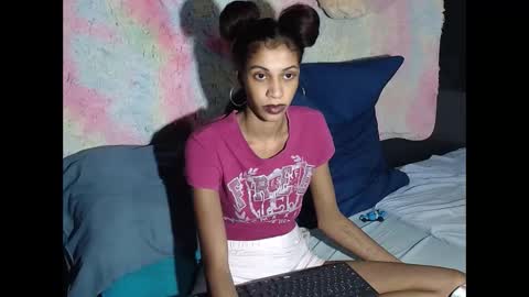 Snapshot of indianqueen5 chatting on 11/28/25, 08:55 indianqueen5 online show from 11/28/25, 08:55