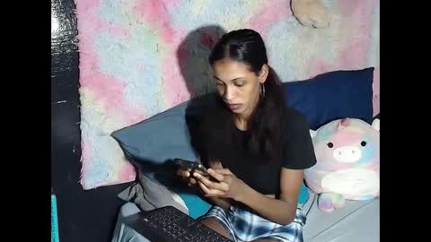 Snapshot of indianqueen5 chatting on 12/01/25, 12:37 indianqueen5 online show from 12/01/25, 12:37