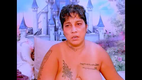 Snapshot of indianroxy07 chatting on 02/14/25, 06:45 roxy online show from 02/14/25, 06:45