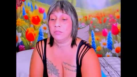 indianroxy27 online show from 04/14/26, 07:09