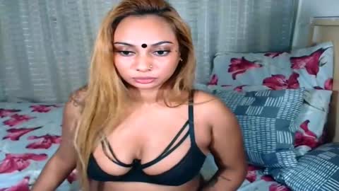 Snapshot of indiansecretlove20 chatting on 09/14/25, 02:00 goddess online show from 09/14/25, 02:00