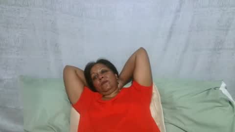Snapshot of indiansexymilf chatting on 06/27/26, 12:33 candice online show from 06/27/26, 12:33