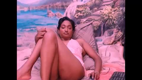 Shreya online show from 02/08/25, 11:24