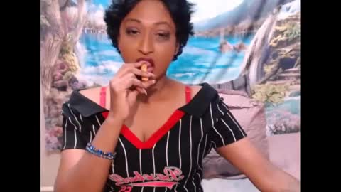 Shreya online show from 02/28/25, 07:14