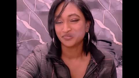 Shreya online show from 09/29/25, 04:39