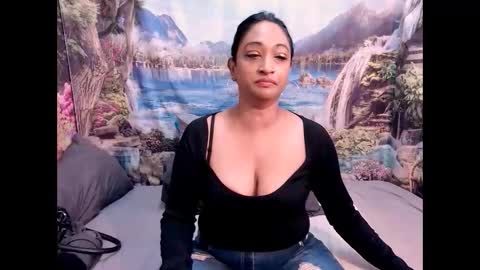 Shreya online show from 11/14/25, 05:28