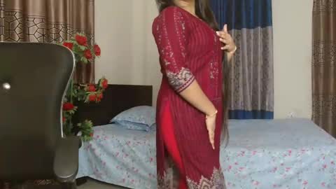 Snapshot of indiantina chatting on 11/24/25, 12:27 tina online show from 11/24/25, 12:27