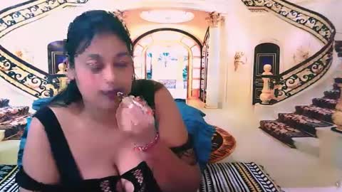 Snapshot of indianyummy chatting on 02/21/25, 08:38 Kajol online show from 02/21/25, 08:38