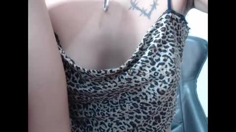 Snapshot of indiazinhabdz chatting on 12/04/25, 11:08 Indiazinha online show from 12/04/25, 11:08