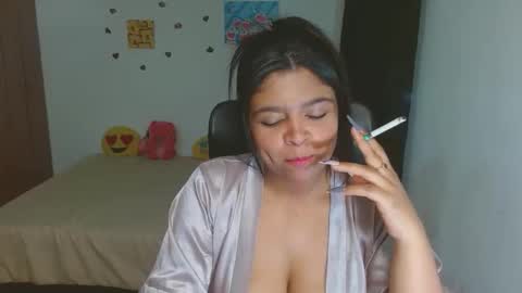 Snapshot of indica_18 chatting on 11/28/25, 03:53 Aleja vallejo online show from 11/28/25, 03:53