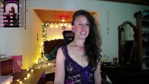 Indigo Wild  online show from 11/26/25, 04:24