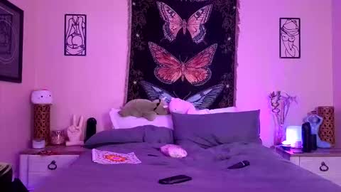 Indigo Bay online show from 04/14/26, 04:51