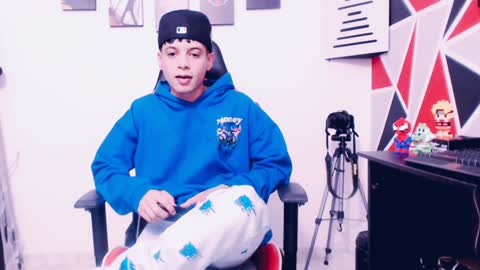 Snapshot of indomitablebeast chatting on 12/21/24, 12:09 matias online show from 12/21/24, 12:09