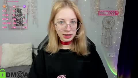 Snapshot of inferno_mia chatting on 04/04/26, 12:24 Mia online show from 04/04/26, 12:24