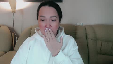 Snapshot of infinity_loveliness chatting on 10/21/25, 05:52 Infinity online show from 10/21/25, 05:52