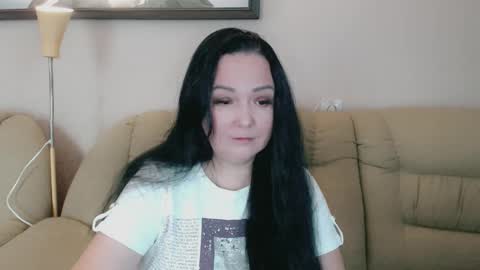 Snapshot of infinity_loveliness chatting on 11/12/25, 06:03 Infinity online show from 11/12/25, 06:03