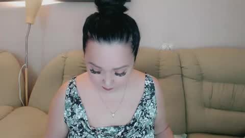 Snapshot of infinity_loveliness chatting on 11/21/25, 10:47 Infinity online show from 11/21/25, 10:47